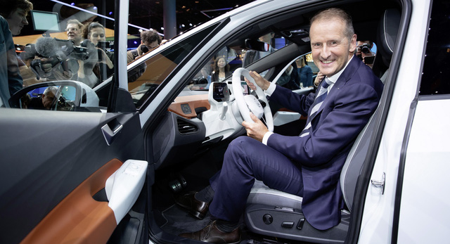Lãnh đạo Volkswagen nhận xét về việc Apple làm ô tô, khẳng định một điều khiến các hãng khác phải dè chừng - Ảnh 1.