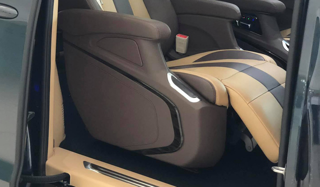 Kia Sedona Signature 2020 về đại lý: Gần 1,3 tỷ đồng đổi lấy nội thất ‘sang xịn mịn’, ghế sau tích hợp loạt tính năng cho VIP - Ảnh 5.