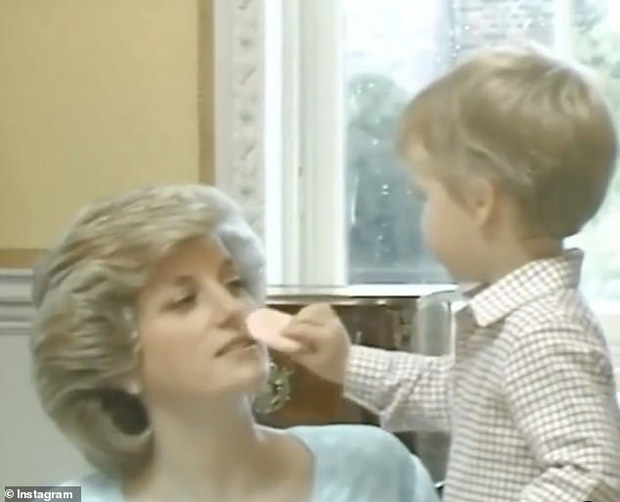 Video từ 35 năm trước quay Hoàng tử William bên mẹ quá cố bất ngờ gây bão MXH vì những khoảnh khắc quá đỗi ý nghĩa - Ảnh 5.