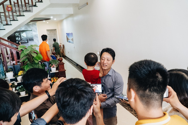 Niềm hạnh phúc của người bố khi con trai được Công an giải cứu ở Bắc Ninh: Tôi như sống lại một lần nữa - Ảnh 3.