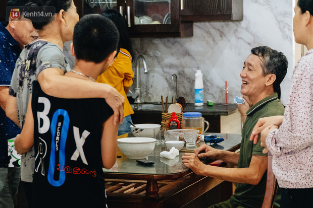 Niềm hạnh phúc của người bố khi con trai được Công an giải cứu ở Bắc Ninh: Tôi như sống lại một lần nữa - Ảnh 9.