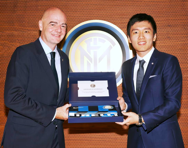  Chân dung thiếu gia 9x nhà giàu vượt sướng: Con của người giàu thứ 28 Trung Quốc, từng làm việc cho JP Morgan Chase và là chủ tịch CLB Inter Milan  - Ảnh 2.
