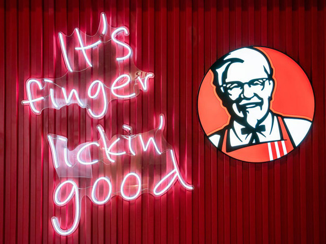 Sau 64 năm, KFC phải ngừng dùng slogan 