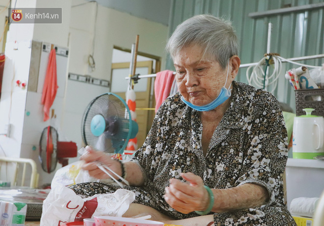 Mái nhà chung của 146 cụ già neo đơn ở Sài Gòn: Bà chẳng thiếu gì cả, chỉ thiếu mỗi gia đình... - Ảnh 2.