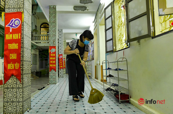 Hà Nội: Phun khử khuẩn, vệ sinh trường học sạch sẽ trước thềm năm học mới - Ảnh 4.