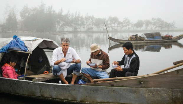 Niềm đam mê bún bò Huế của cố đầu bếp Anthony Bourdain: Không tha thiết yêu đương gì với người không thích món này - Ảnh 1.