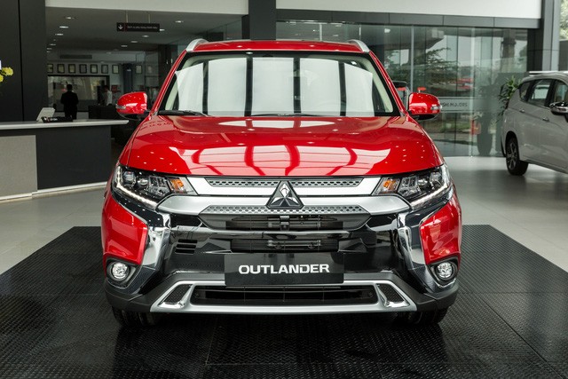 Mitsubishi chơi lớn: Khuyến mại tất tay các dòng xe đang bán ở Việt Nam, Xpander giảm hàng chục triệu, Outlander thêm đồ chơi xịn - Ảnh 3.