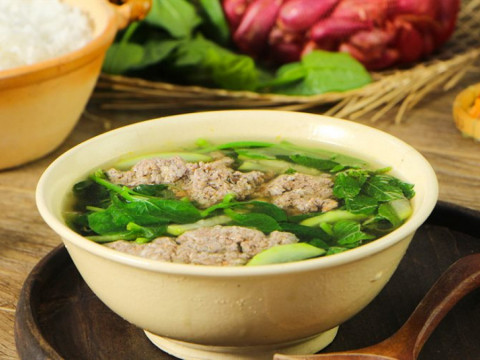 Ăn canh nhiều nhưng liệu bạn có biết nên dùng canh trước hay trong bữa cơm mới THỰC SỰ TỐT? Đáp án sẽ khiến nhiều người phải bất ngờ - Ảnh 3.