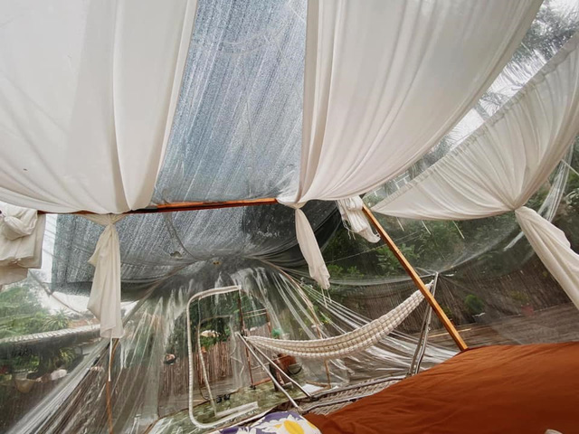  Trải nghiệm đi nghỉ cuối tuần hú hồn ở ngoại ô Hà Nội: Book villa 6 triệu/đêm có nhà bong bóng ảo diệu giống Bali, khách ngơ ngác nhận phòng y như cái lều vịt - Ảnh 5.