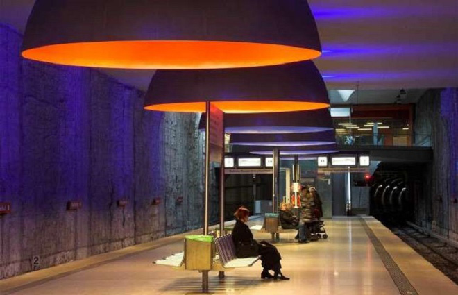 Chiêm ngưỡng 9 ga tàu điện ngầm đẹp nhất thế giới: Lộng lẫy không thua gì bảo tàng nghệ thuật - Ảnh 21.