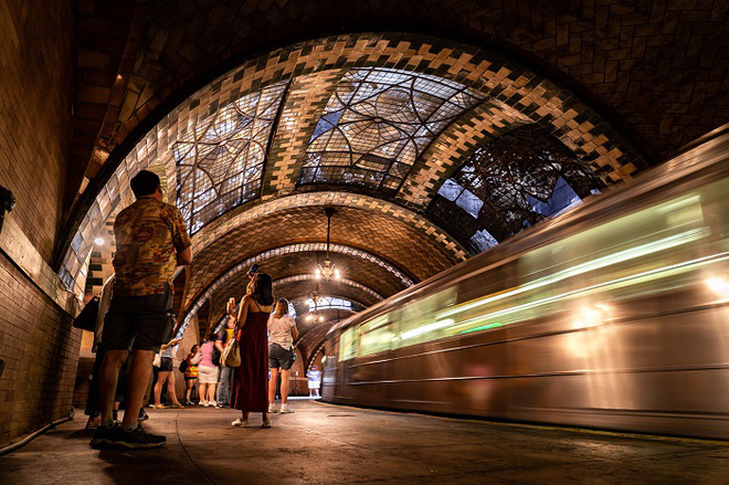 Chiêm ngưỡng 9 ga tàu điện ngầm đẹp nhất thế giới: Lộng lẫy không thua gì bảo tàng nghệ thuật - Ảnh 4.