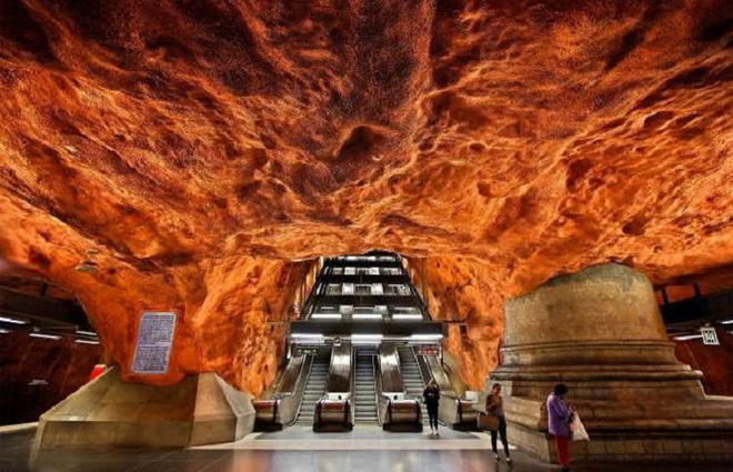 Chiêm ngưỡng 9 ga tàu điện ngầm đẹp nhất thế giới: Lộng lẫy không thua gì bảo tàng nghệ thuật - Ảnh 6.