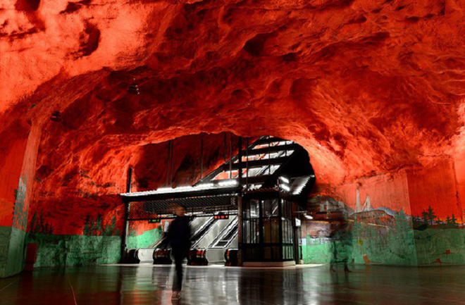 Chiêm ngưỡng 9 ga tàu điện ngầm đẹp nhất thế giới: Lộng lẫy không thua gì bảo tàng nghệ thuật - Ảnh 7.