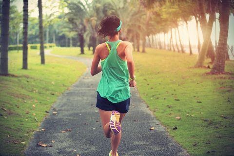 Chạy bộ đem lại đủ lợi ích sức khỏe nhưng cũng có tác dụng phụ: Người mới bắt đầu nhất định phải chú ý - Ảnh 1. Chạy bộ đem lại đủ lợi ích sức khỏe nhưng cũng có tác dụng phụ: Người mới bắt đầu nhất định phải chú ý - Ảnh 1.