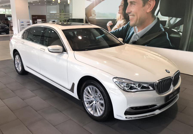 BMW 7-Series dọn kho giảm giá còn từ hơn 3,3 tỷ đồng: Sedan ‘full-size’ giá rẻ nhất Việt Nam - Ảnh 2.