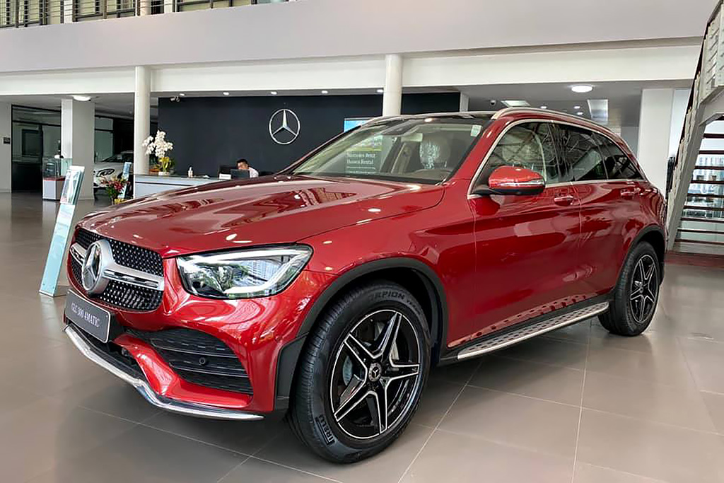 2022 MercedesBenz GLCClass Review Pricing and Specs