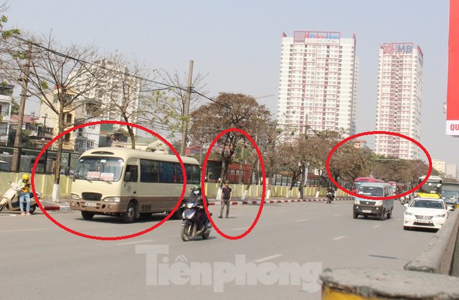 Tận thấy bến cóc, xe dù náo loạn đường phố Hà Nội - Ảnh 10.