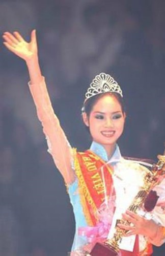 Nữ sinh chuyên Lý 17 tuổi trở thành Hoa hậu Việt Nam 2002, trốn showbiz đi du học giờ thay đổi chóng mặt, nhan sắc gây bất ngờ - Ảnh 1.