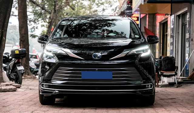 Chi tiết Toyota Sienna 2021 đầu tiên Việt Nam: Ngoài hầm hố như SUV, trong sang xịn chuẩn minivan cho nhà giàu - Ảnh 2.