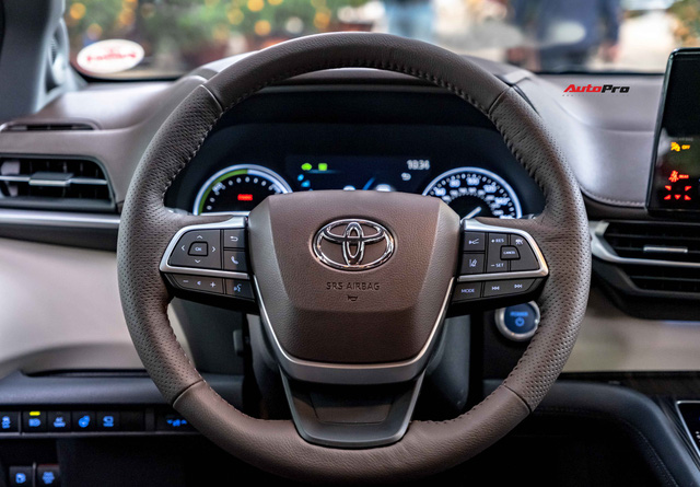Chi tiết Toyota Sienna 2021 đầu tiên Việt Nam: Ngoài hầm hố như SUV, trong sang xịn chuẩn minivan cho nhà giàu - Ảnh 14.