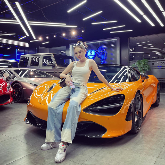 Hot girl 9X bán quần áo tại TP. HCM chốt McLaren 720S Spider triệu đô chỉ sau 30 phút, ghép cặp với Mercedes-AMG G 63 độ Hermes - Ảnh 1.