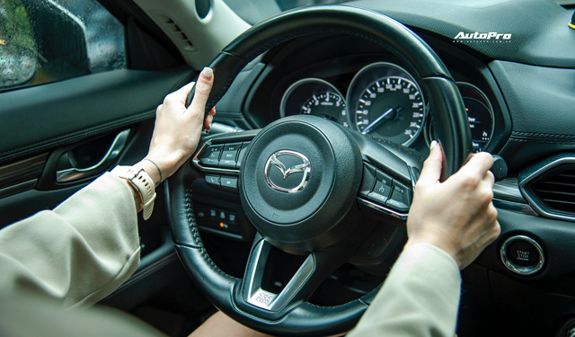 Bán Mercedes C-Class, sếp nữ phòng gym chọn Mazda CX-5: ‘Rẻ, đẹp lại hơn Mẹc cũ vài điểm’ - Ảnh 9.