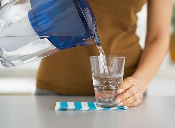 SỰ THẬT rùng mình về nước sôi để nguội khi soi dưới kính hiển vi và 3 loại nước lọc không nên uống để tránh nhiễm độc, mắc ung thư - Ảnh 3.