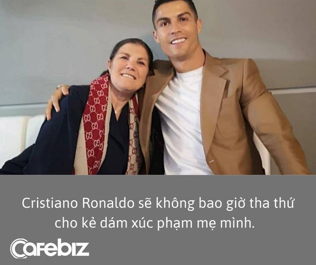 Phóng viên hỏi vì sao 36 tuổi vẫn ở với mẹ, Cristiano Ronaldo trả lời Tiền không làm nên người giàu - Ảnh 4.
