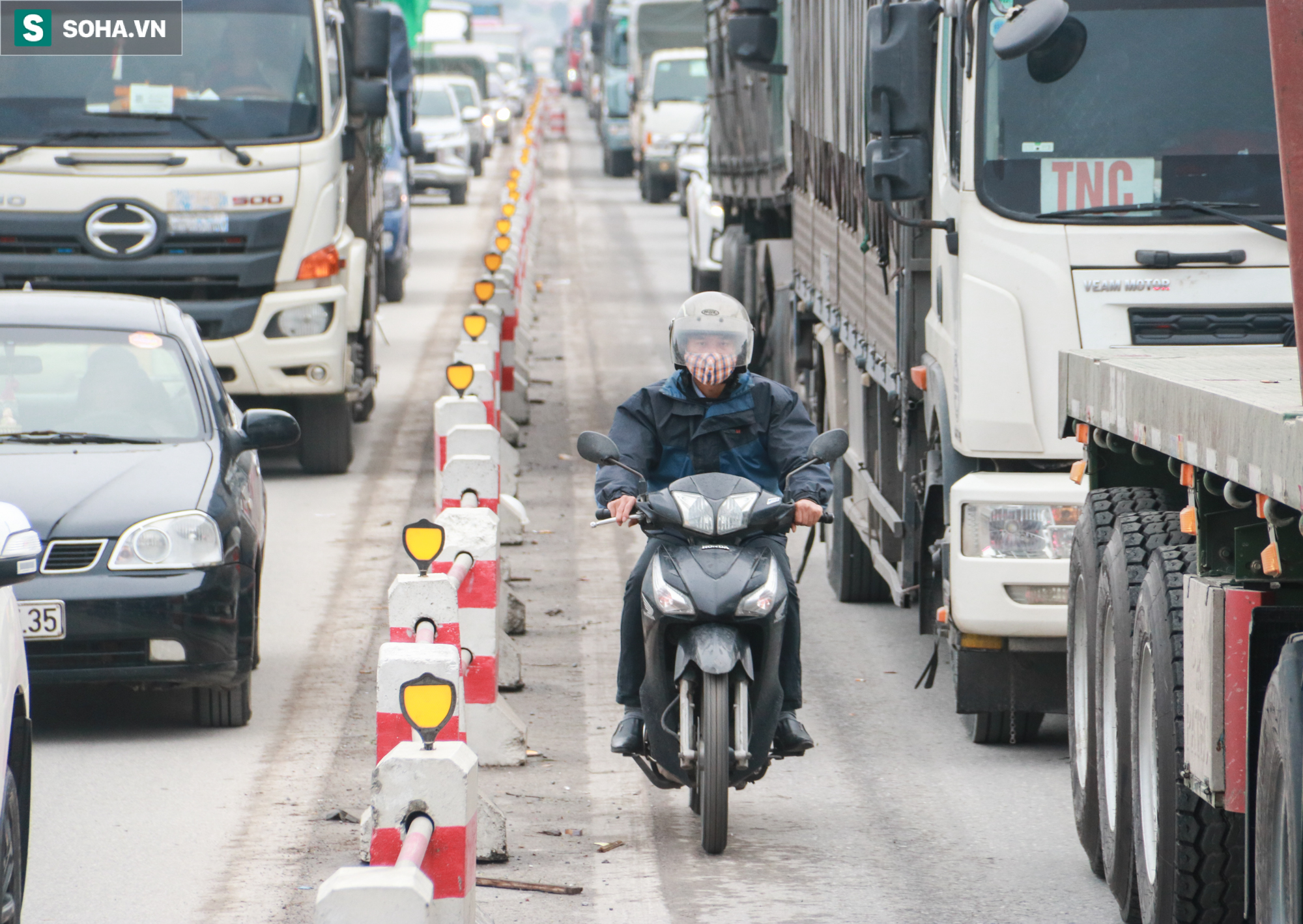 Hà Nội: 4 xe ô tô tông liên hoàn, cầu Thanh Trì ùn tắc 15km - Ảnh 7.