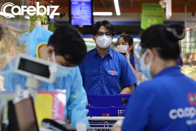 Saigon Coop vượt bão: Giữ bình ổn giá thực phẩm nên càng bán càng lỗ, 18.000 nhân sự có 1.300 F0, xây chính sách cho gia đình F0, F1, F2 và tứ thân phụ mẫu… - Ảnh 1. Saigon Coop vượt bão: Giữ bình ổn giá thực phẩm nên càng bán càng lỗ, 18.000 nhân sự có 1.300 F0, xây chính sách cho gia đình F0, F1, F2 và tứ thân phụ mẫu… - Ảnh 1.