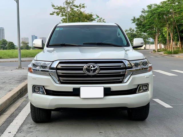 Chủ xe Toyota Land Cruiser tiết lộ gây shock: Đổ 1,5 triệu tiền xăng đi 4 ngày là hết, đường Hà Nội tiêu thụ 25L/100km - Ảnh 2.