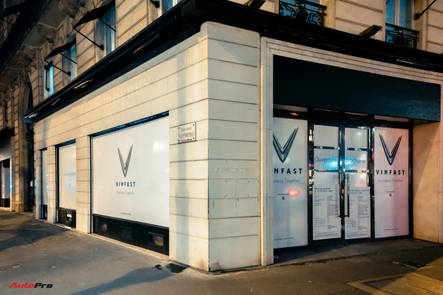 Ảnh độc quyền: Diện kiến showroom VinFast 3 mặt tiền giữa Paris, đẹp lung linh chỉ chờ mở cửa - Ảnh 7.