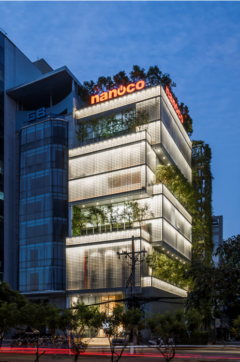 Công trình đỉnh cao của KTS Võ Trọng Nghĩa đạt giải kiến trúc danh giá: Tòa nhà thủy tinh kết hợp cây xanh, tối ưu hóa điều kiện khí hậu và tầm nhìn giữa lòng thành phố - Ảnh 2.