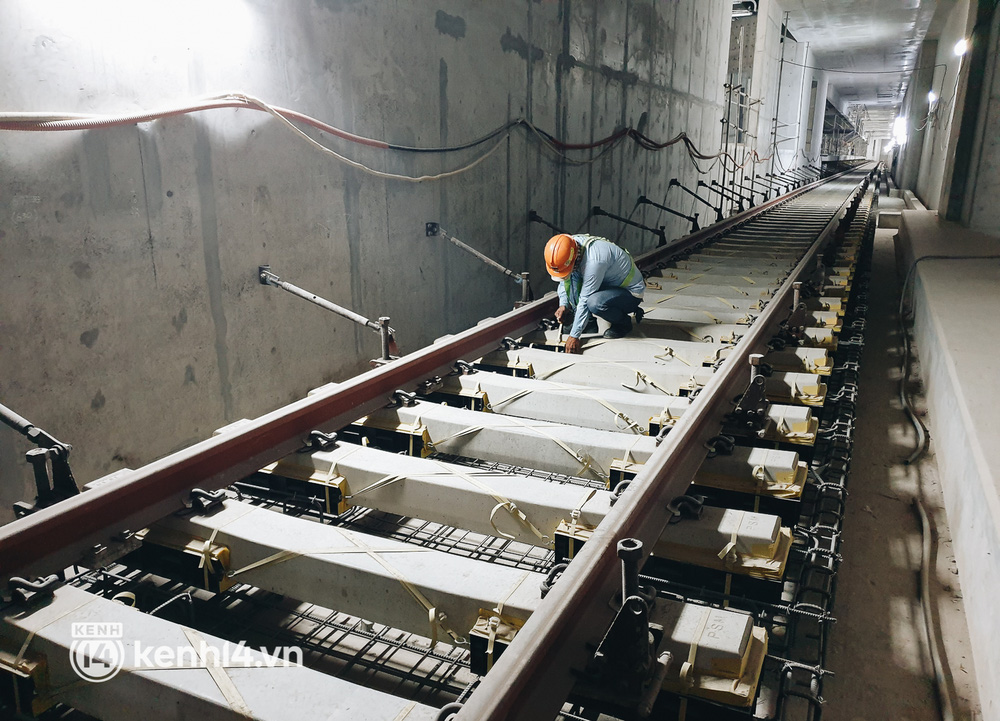 Chùm ảnh: Nhà ga trung tâm Bến Thành tuyến Metro ở Sài Gòn đã dần lộ diện sau 6 năm thi công - Ảnh 11.