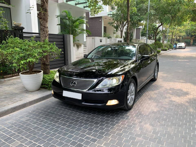 Đánh giá Lexus LS460 cũ Nội ngoại thất động cơ vận hành