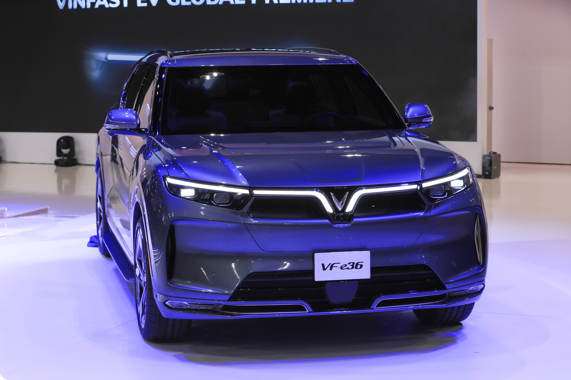 Tường thuật trực tiếp lễ ra mắt 2 mẫu xe điện của VinFast tại Los Angeles Auto Show 2021 - Ảnh 2.