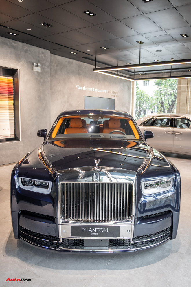 RollsRoyce Phantom Lửa Thiêng từng của cựu chủ tịch FLC được showroom chào  bán từ 24  26 tỷ đồng