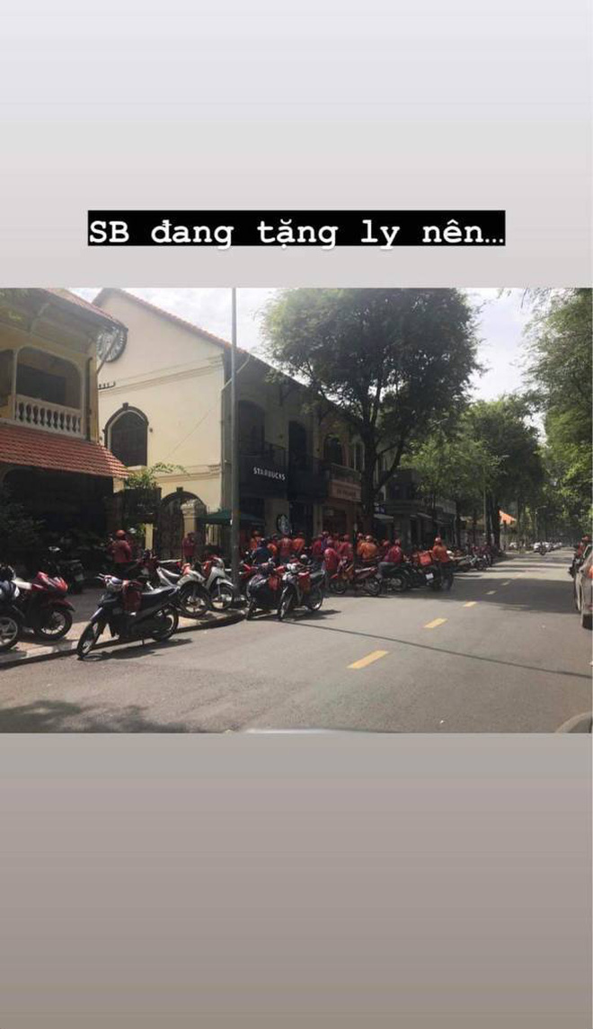 HOT: Starbucks tặng cốc giới hạn nhân sinh nhật 50 năm, shipper đi giao đơn mệt xỉu vì nhiều chi nhánh bị quá tải - Ảnh 3. HOT: Starbucks tặng cốc giới hạn nhân sinh nhật 50 năm, shipper đi giao đơn mệt xỉu vì nhiều chi nhánh bị quá tải - Ảnh 3.