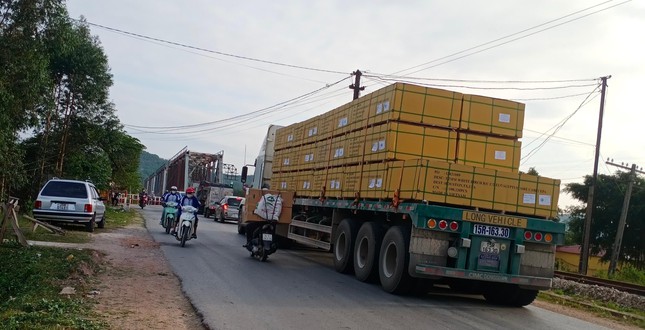  Cây cầu tàu hỏa đi chung với ô tô, xe máy còn sót lại ở Bắc Giang  - Ảnh 3.