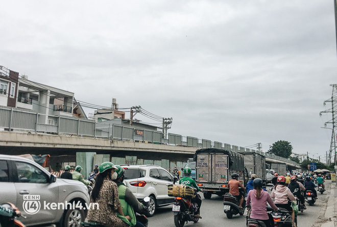 Công trình giao thông đầu tiên hoàn thành sau giãn cách xã hội ở Sài Gòn: Nhánh đầu tiên của cầu Bưng, trị giá hơn 500 tỉ đồng - Ảnh 5.