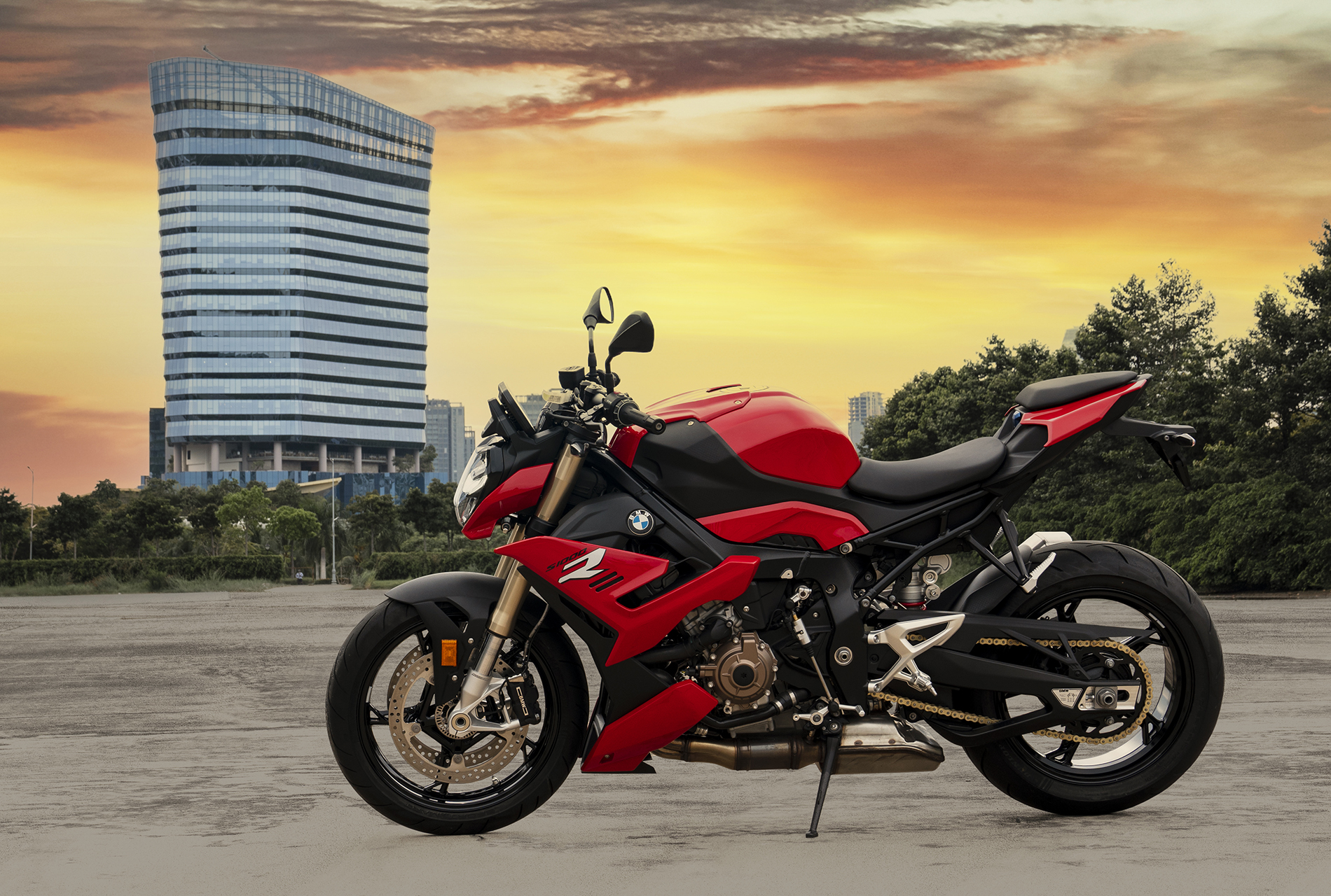 BMW S1000R 2021 về Việt Nam: 2 phiên bản, giá từ 669 triệu đồng