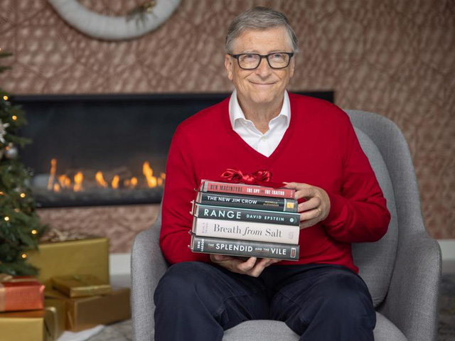 Ở tuổi 63, Bill Gates luôn tự hỏi bản thân 3 câu mà ở độ tuổi 20 ông chẳng bao giờ nghĩ tới: Biết sớm về già không hối tiếc! - Ảnh 1.