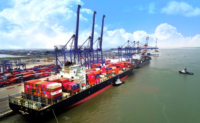 Gần 600 triệu tấn hàng hóa qua cảng biển Việt Nam - Ảnh 1.