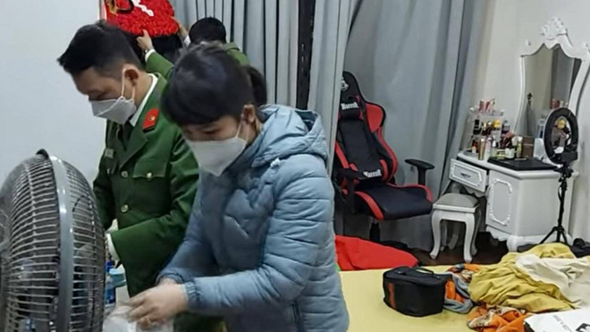 Trước khi bị bắt vì chiếm đoạt hơn 55 tỷ đồng, ông chủ sàn tiền ảo thường khoe ảnh bất động sản, siêu xe và nói đạo lý trên MXH - Ảnh 2. Trước khi bị bắt vì chiếm đoạt hơn 55 tỷ đồng, ông chủ sàn tiền ảo thường khoe ảnh bất động sản, siêu xe và nói đạo lý trên MXH - Ảnh 2.