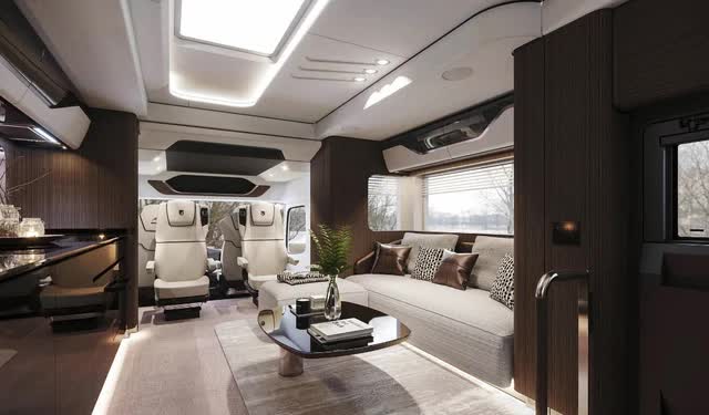 Những motorhome phá đảo năm 2021: Nhà là phải có nóc, rộng tới mức chứa được cả siêu xe - Ảnh 8.