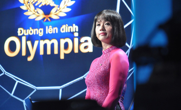 Hiếm lắm mới thấy nhà báo Tùng Chi lên sóng: Ngoại hình thay đổi, nữ MC duyên dáng của Olympia đã thành sếp nữ quyền lực ở VTV - Ảnh 4.