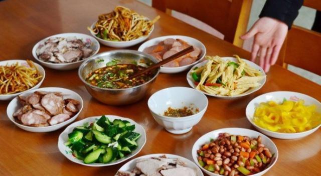 Người Nhật có tuổi thọ cao nhất thế giới nhờ 4 điều không bao giờ làm trong bữa tối, tiếc là người Việt lại hay làm ngược lại - Ảnh 2.
