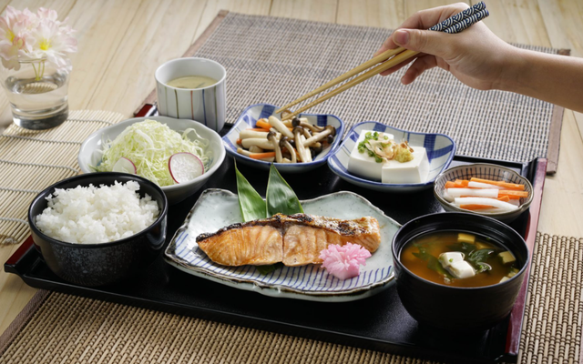 Người Nhật có tuổi thọ cao nhất thế giới nhờ 4 điều không bao giờ làm trong bữa tối, tiếc là người Việt lại hay làm ngược lại - Ảnh 3.