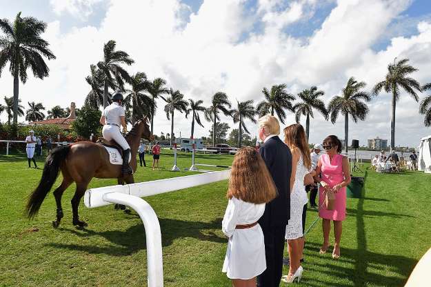 Nghía qua biệt thự dát vàng 118 phòng mà quý tử nước Mỹ Barron Trump đang ở ẩn sau khi rời Nhà Trắng, nhìn mà choáng vì quá xa hoa - Ảnh 6.