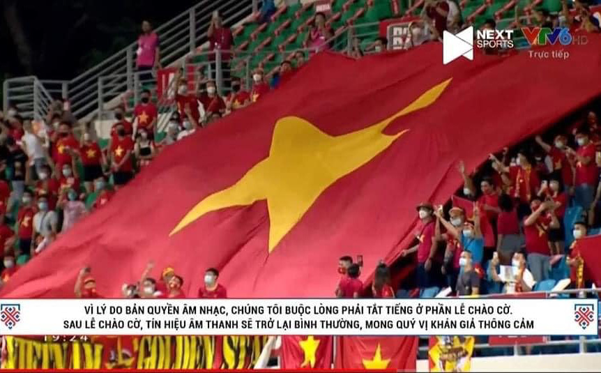 Bản Quốc ca Việt Nam-Lào trong trận đấu: Khi cả sân đấu hát lên \
